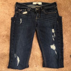 Distressed Skinny Jean - Like New Condition